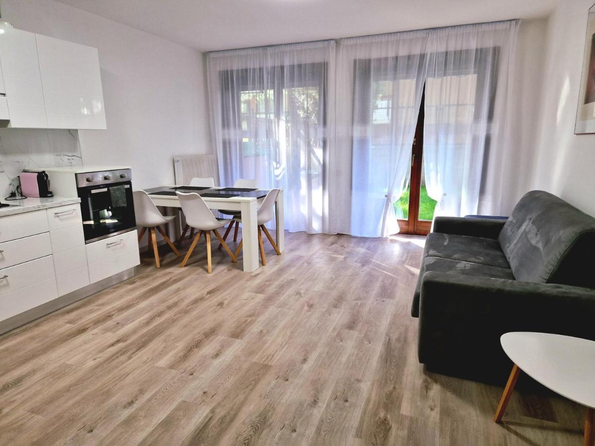 Holiday Residence With Private Garden Buitenkant foto